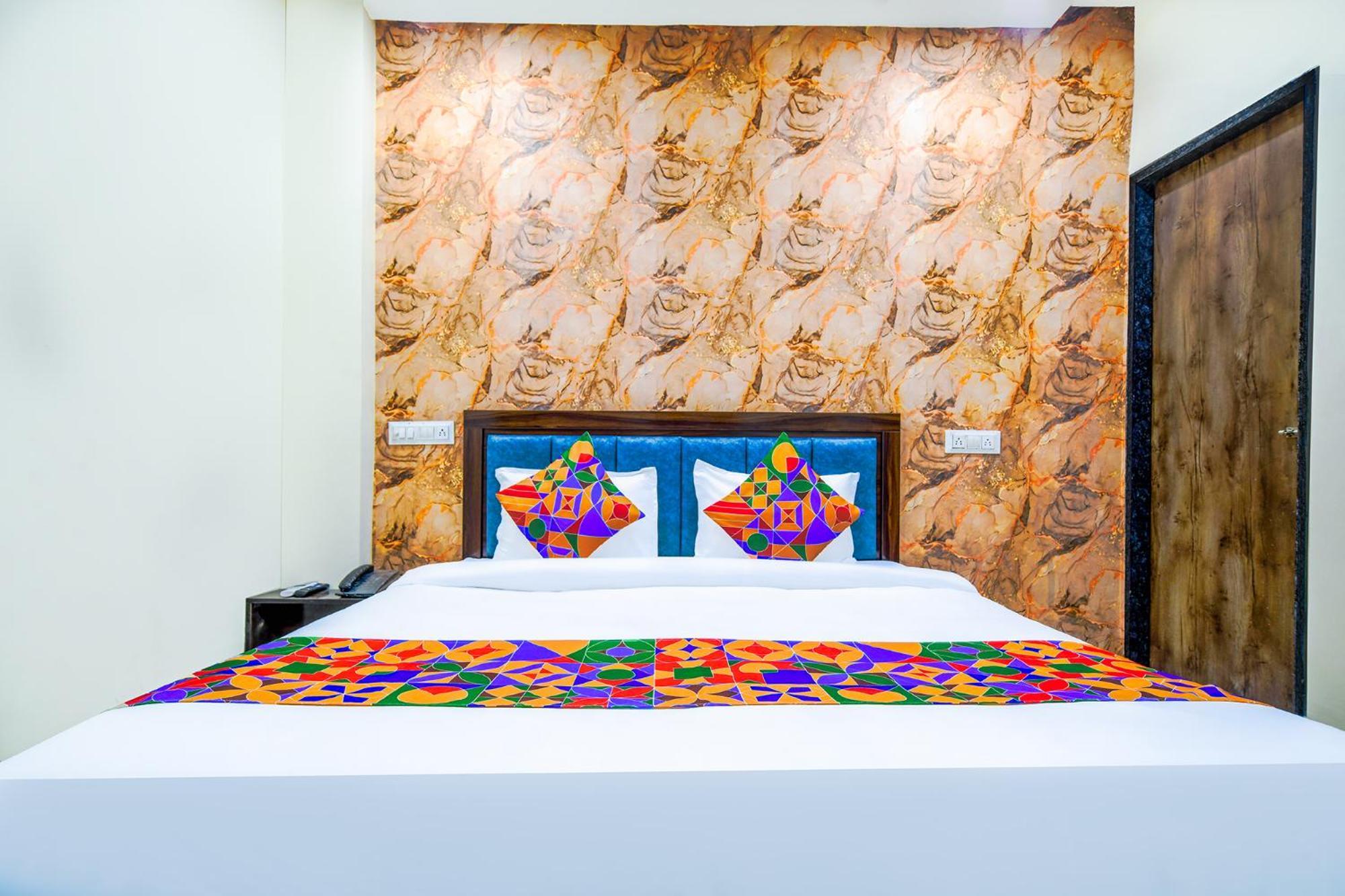 Fabexpress Ritik Hotel 3*